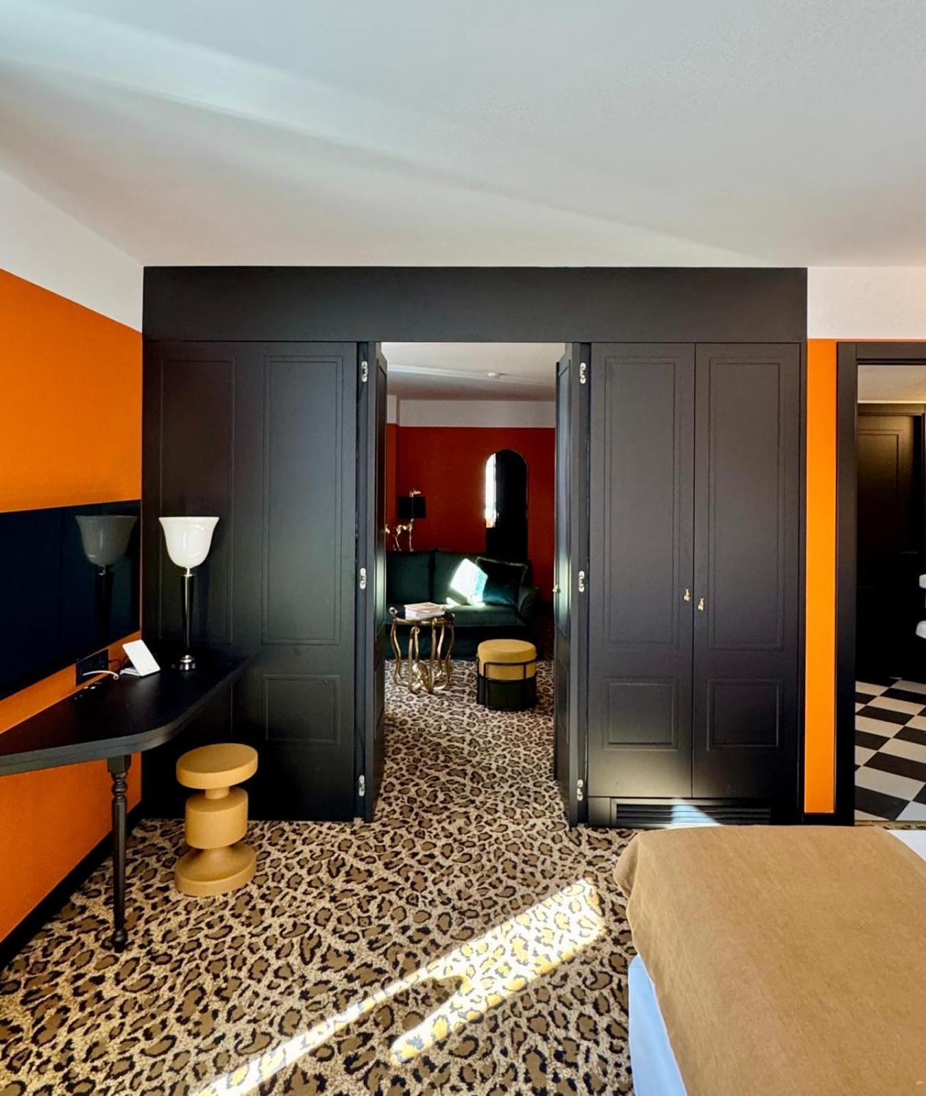 Hotel Divino & Apartments Figueres  Exterior photo