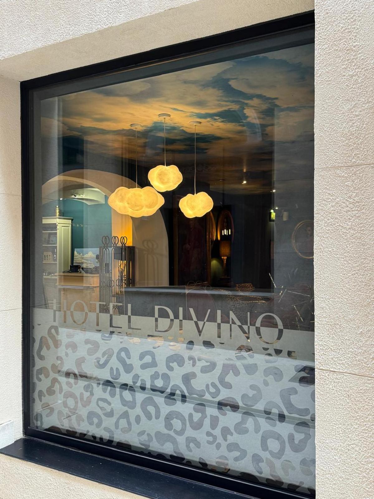 Hotel Divino & Apartments Figueres  Exterior photo