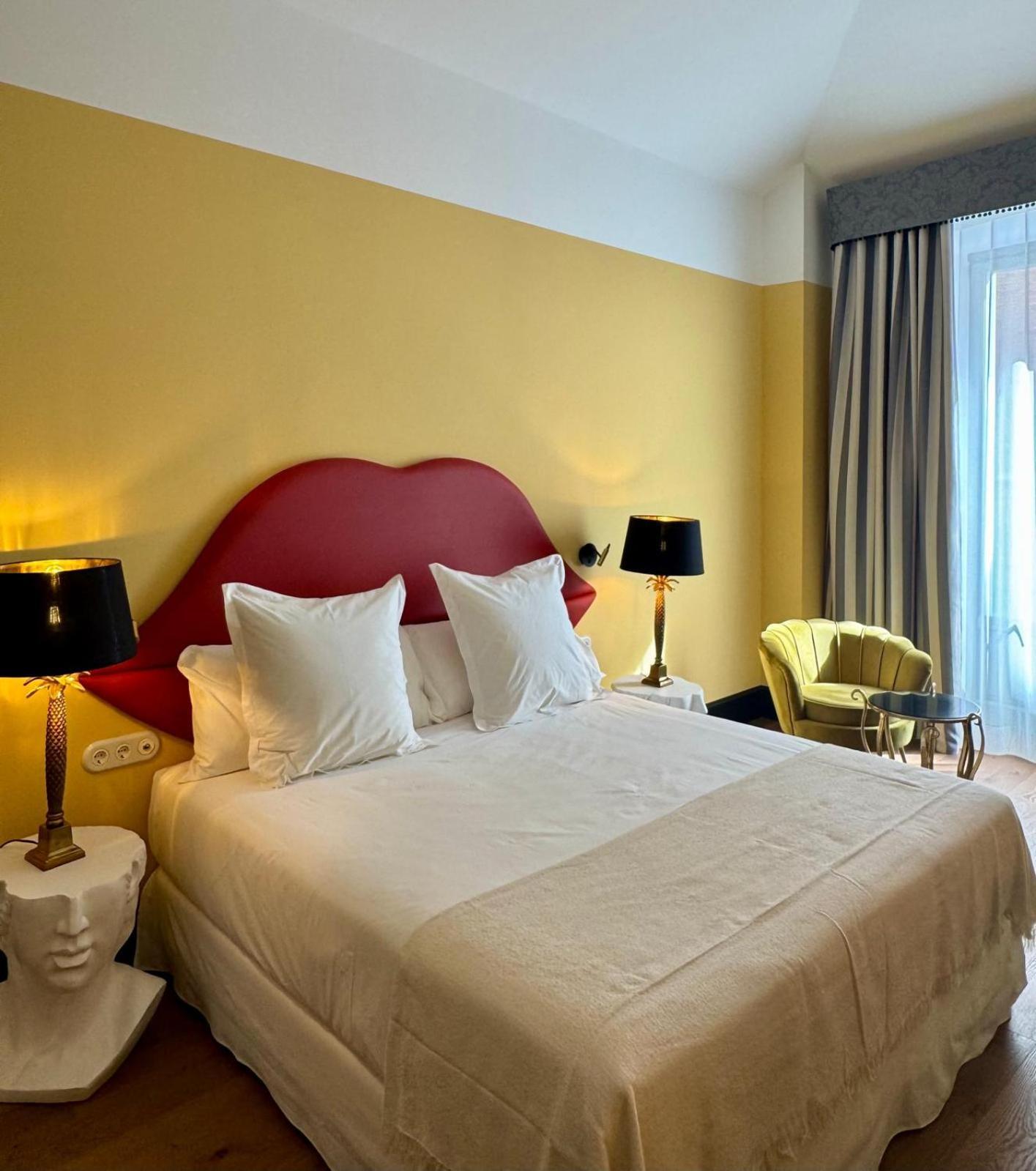 Hotel Divino & Apartments Figueres  Exterior photo