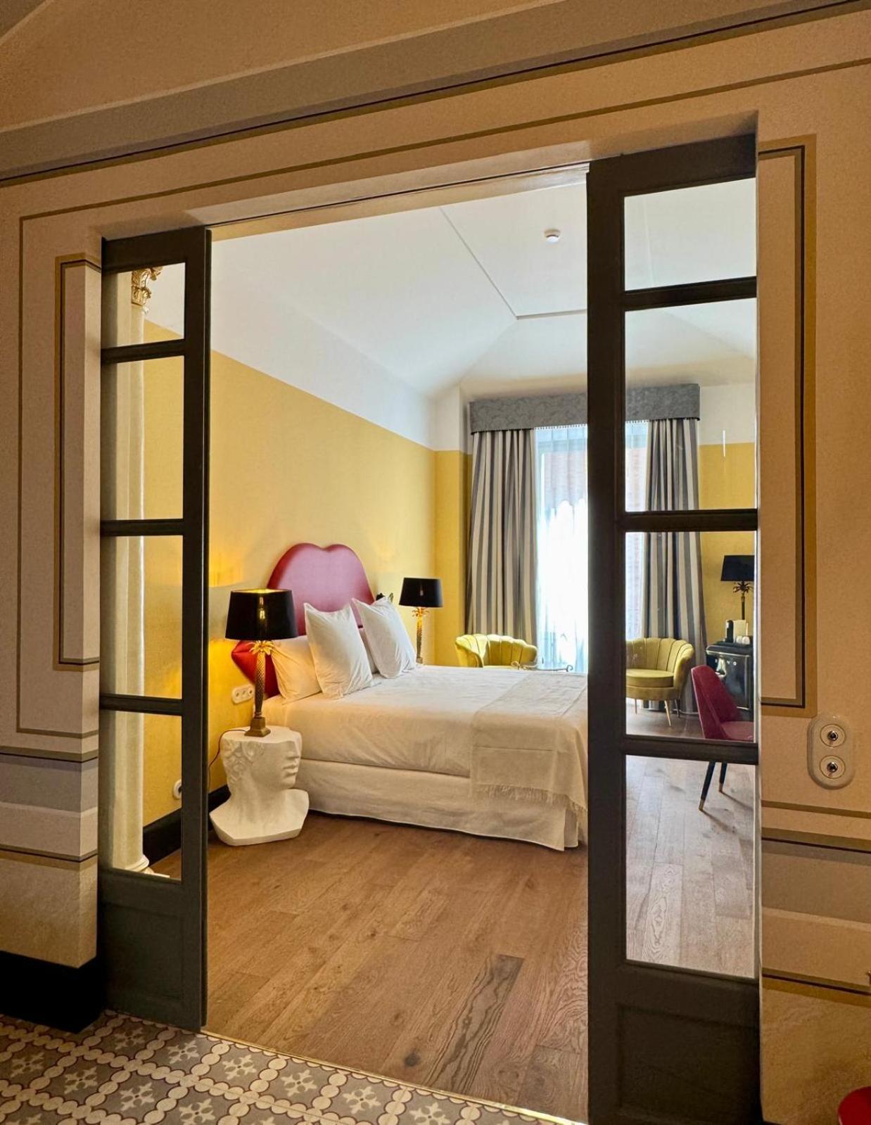 Hotel Divino & Apartments Figueres  Exterior photo
