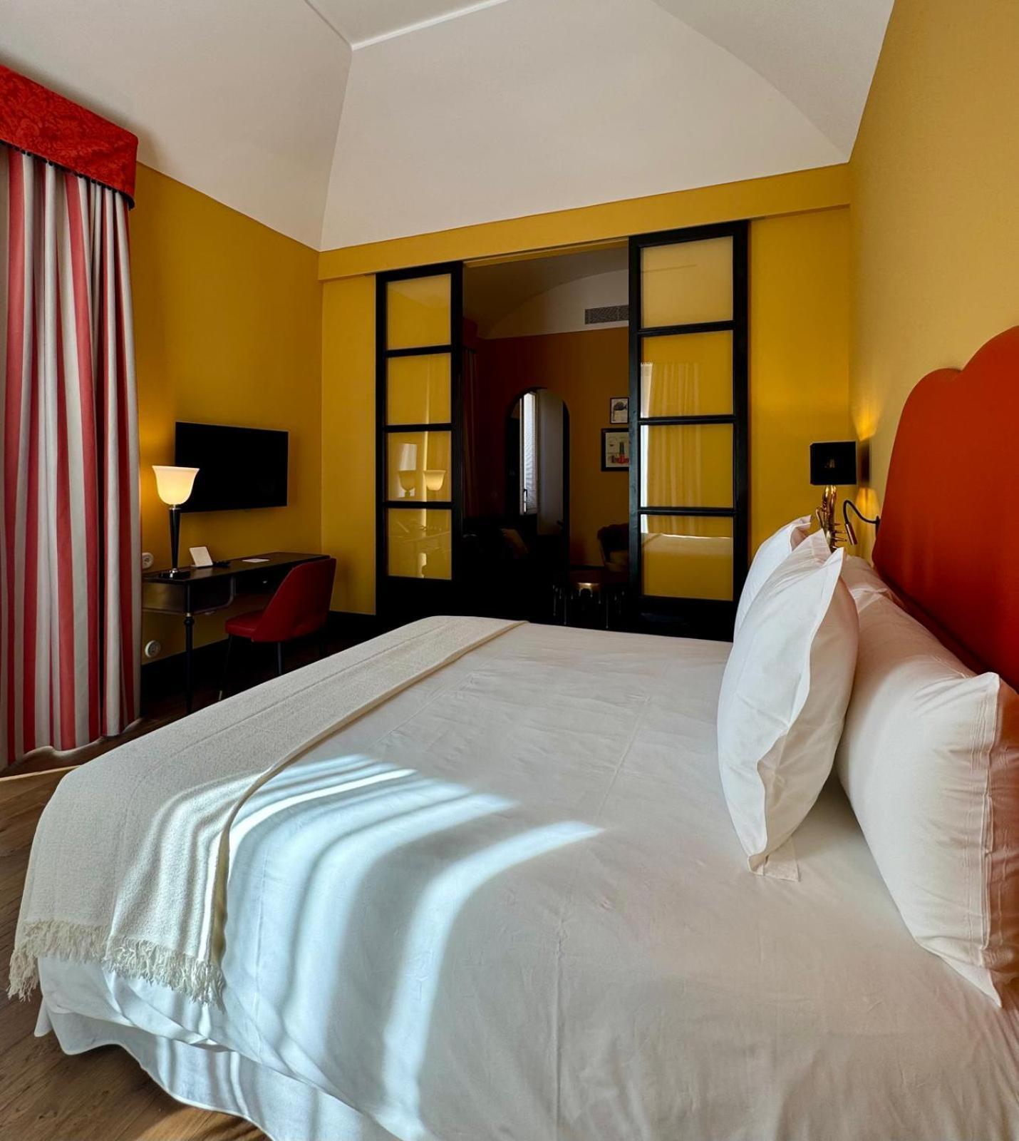 Hotel Divino & Apartments Figueres  Exterior photo